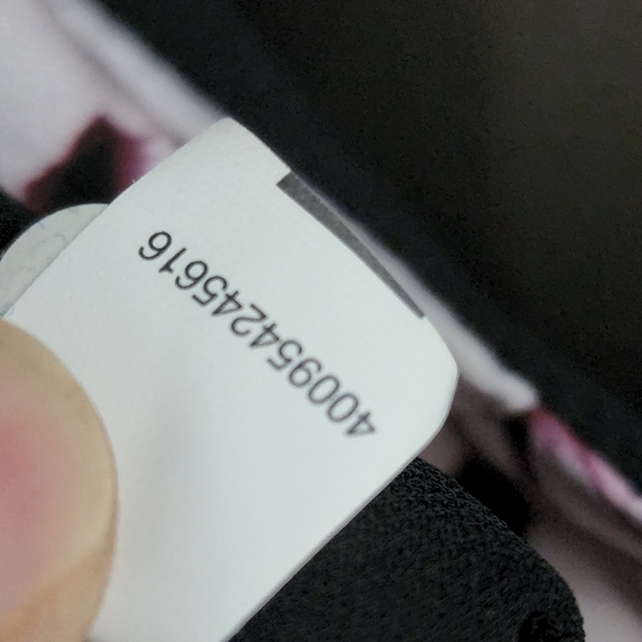 Apt. 9 plum white petunia floral sleeveless blouse size xlp - Picture 9 of 9